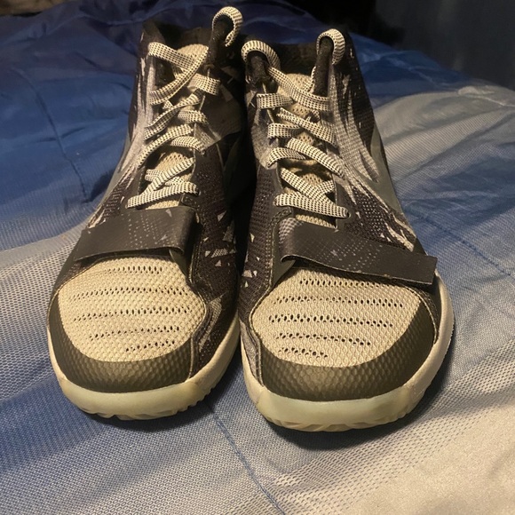 Nike Hyperdunks - Picture 2 of 2